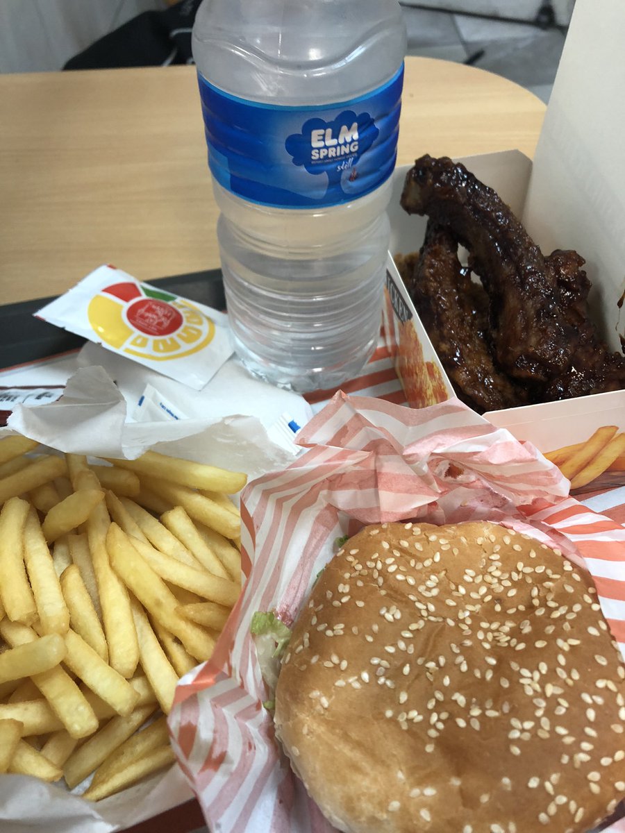 When in south there’s only one place to go for a burger, ribs n chips munch @MorleysChicken Brixton near the academy. Big ups to Toney and the team 👊🏿