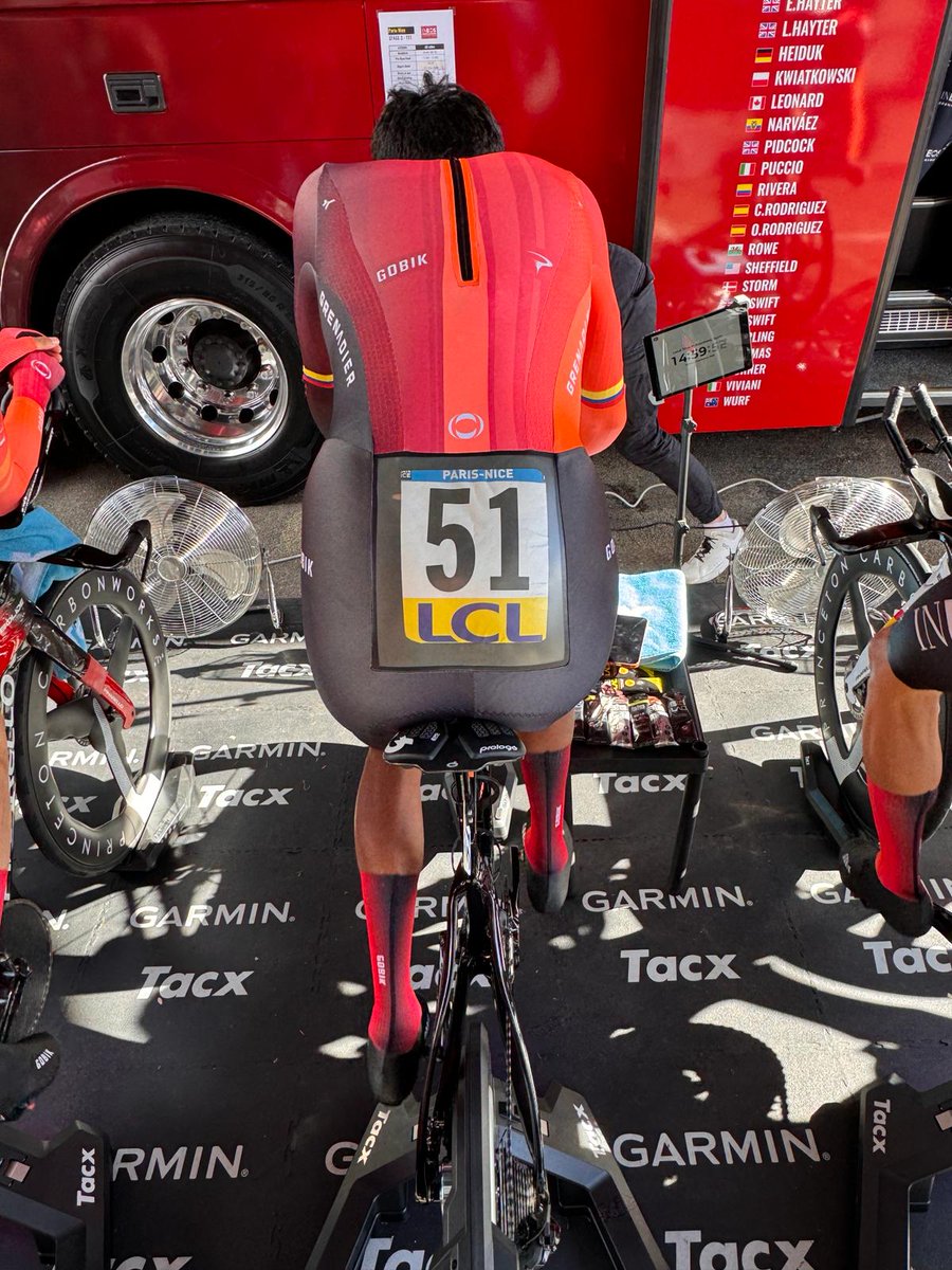 Anticipation is building... Warming up and fuelling up! 💪The boys are ready for the TTT at #ParisNice. We head down the ramp at 14:32 GMT. Over at #TirrenoAdriatico the pace is picking up as we head towards the final 20km and a bunch sprint.