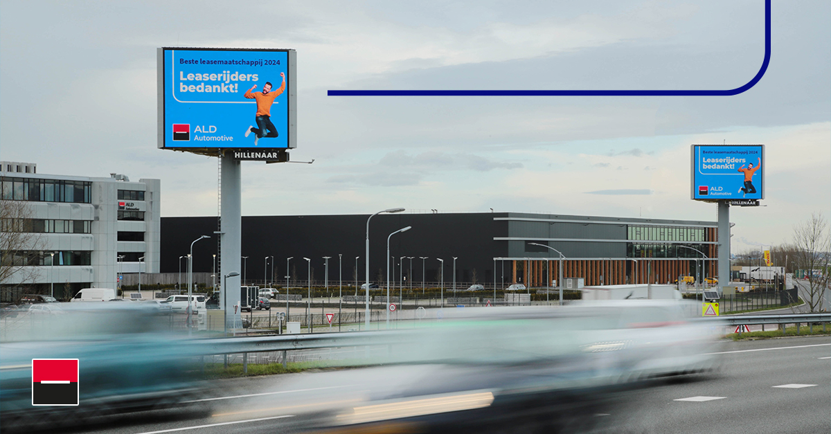 Heb je vorige week ook ons blauwe bedankje langs de A4 gespot? 💙 Wij zijn trots dat onze leaserijders ons verkozen tot beste leasemaatschappij van 2024! 🙏 Leaserijders bedankt! 

#ReadyToMoveYou #VZR #BesteLeasemaatschapij2024 #LeaserijdersBedankt <a href="/HillenaarO/">Hillenaar Outdoor</a>