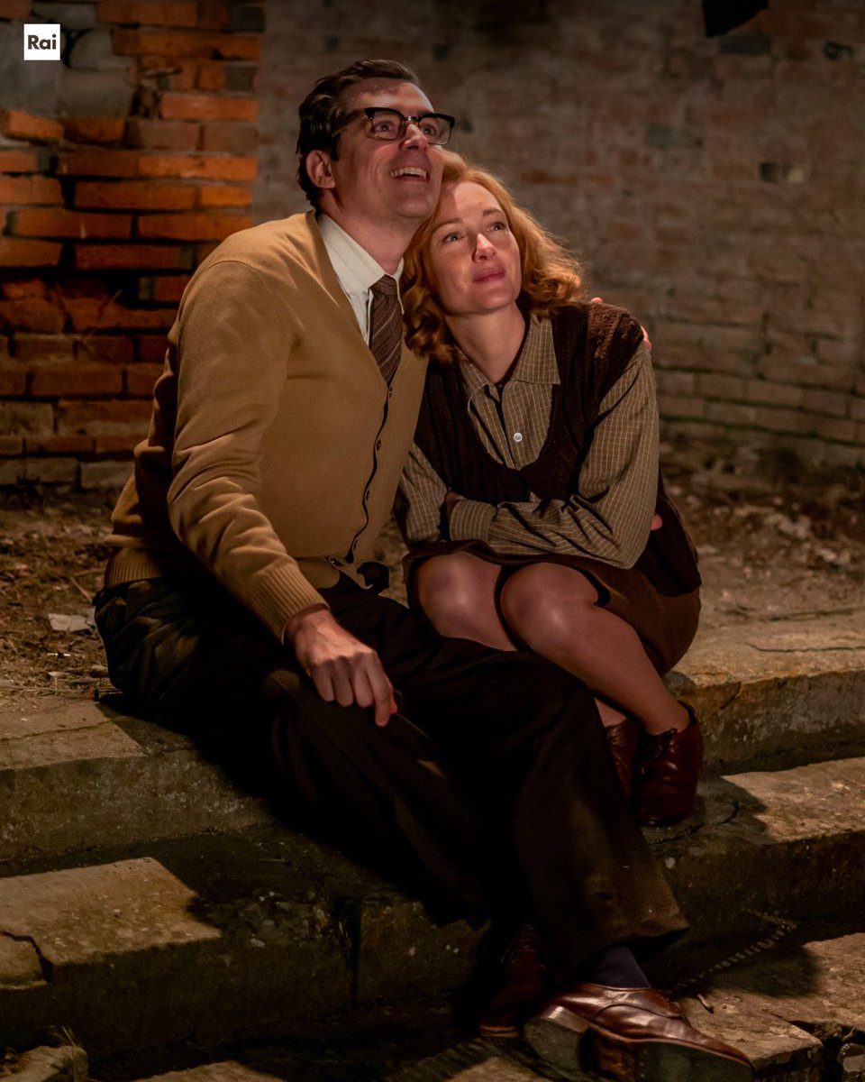 RaiUno's tweet photo. 💫 Un ritratto intenso di Margherita Hack, un'astrofisica italiana che incarna l'emancipazione, la curiosità e l'autenticità nel mondo della scienza. 

Stasera in prima serata su #Rai1 e #RaiPlay: #MargheritaDelleStelle https://t.co/YCzV9xLPlG