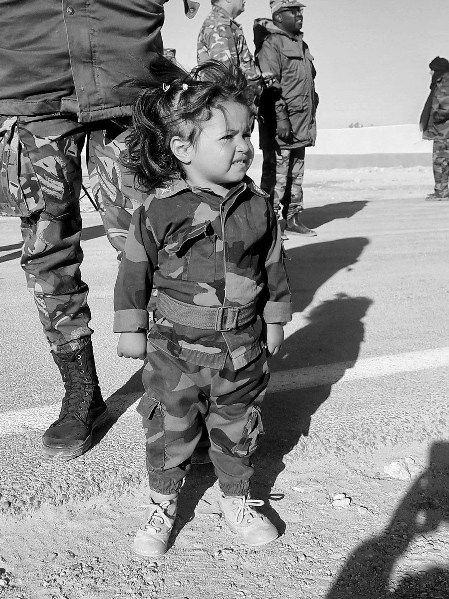 #blackandwhitephotography 
#bnwphotography 
#Sahrawi
#Sahara 
#SaharaVencera 
#SaharaLibre 
#FeteNationale
#27Febrero

Fête nationale de la République arabe sahraouie démocratique 

🗺 Smara, camps de réfugiés sahraouis, République arabe sahraouie démocratique 🇪🇭
📷 Korbo