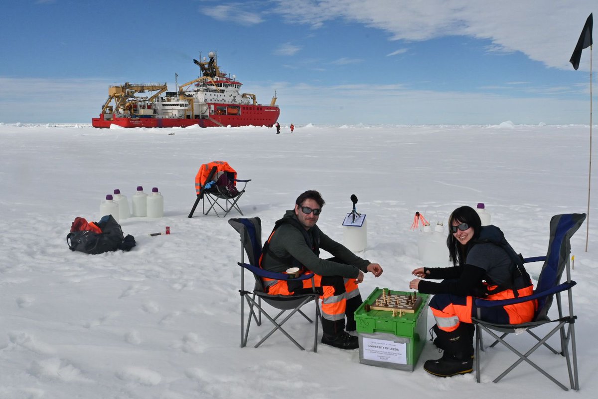 3/3 @Chr_Krwr and I might have set an ‘important’ new record too. Did we play the first ever game of chess on an ice floe in the Weddell Sea during #AntarcticPICCOLO? @UniversityLeeds @PlymUni @ueaenv @PlymouthMarine @univofstandrews @BAS_News Photo credit:@Alylough