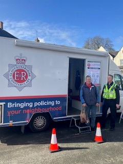 The local neighbourhood team spent a great 3 hours in Northleach today speaking to both visitors and residents about a variaty of issues. Thanks to the Town Council for advertising the event #stowpolice #opvanquish @northleach