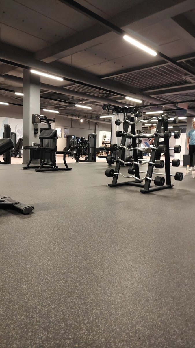 Dave76XXX's tweet image. Gym time.... Ultramagnetic MC's op de koptelefoon en knallen.... #ftboydavey #summerbody2027 #changinglife #anytimefuiness