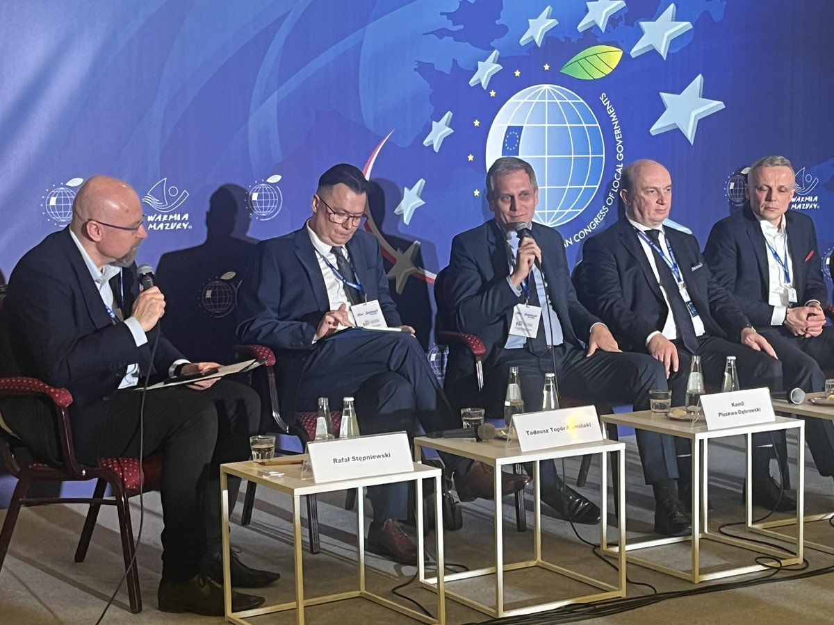 W Wielkiej Brytanii czy Niemczech, miasta wykorzystają sieci prywatne od zarządzania wodą czy wywozem śmieci po zapewnienie łączności internetowej. Taką samą szansę mają dziś także polskie samorządy - Kamil Pluskwa-Dąbrowski podczas dyskusji na #EKS2024 w Mikołajkach.