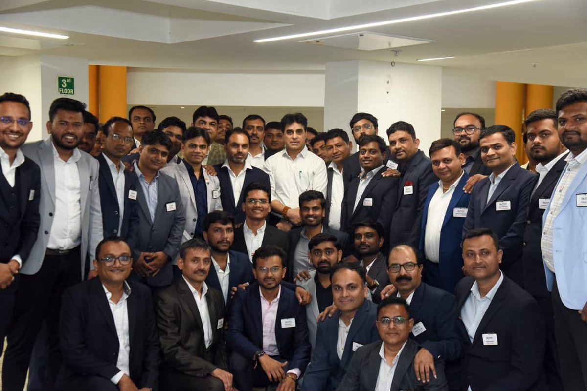ProgressAllianc's tweet photo. Progress Alliance members visited the Gujarat Vidhan Sabha complex to see the proceedings of the House.
.
.
.
#progressalliance #VidhanSabha #VidhanSabhaVisit #DemocracyInAction #growth #entreprener #growingtogether #businesspurpose #entrepreneurgroup #Gujarat https://t.co/E3UL5sFXs8