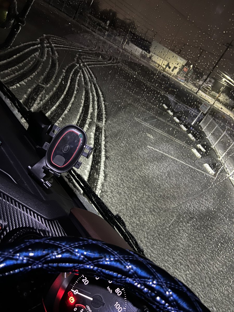 6260sf's tweet photo. 山梨県雪すごくて荷降ろし最悪 https://t.co/sMuihSkS93