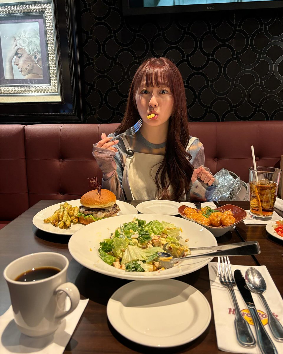 佐々木彩夏 ももいろクローバーZ
instagram.com/p/C4IpuWwvj1Y/
🤎

ママとハードロックカフェランチデートしてきた🍔🍤🥗🥤

#hardrockcafe
#hardrockcafetokyo
#あーコーデ
#あーりんぐらむ