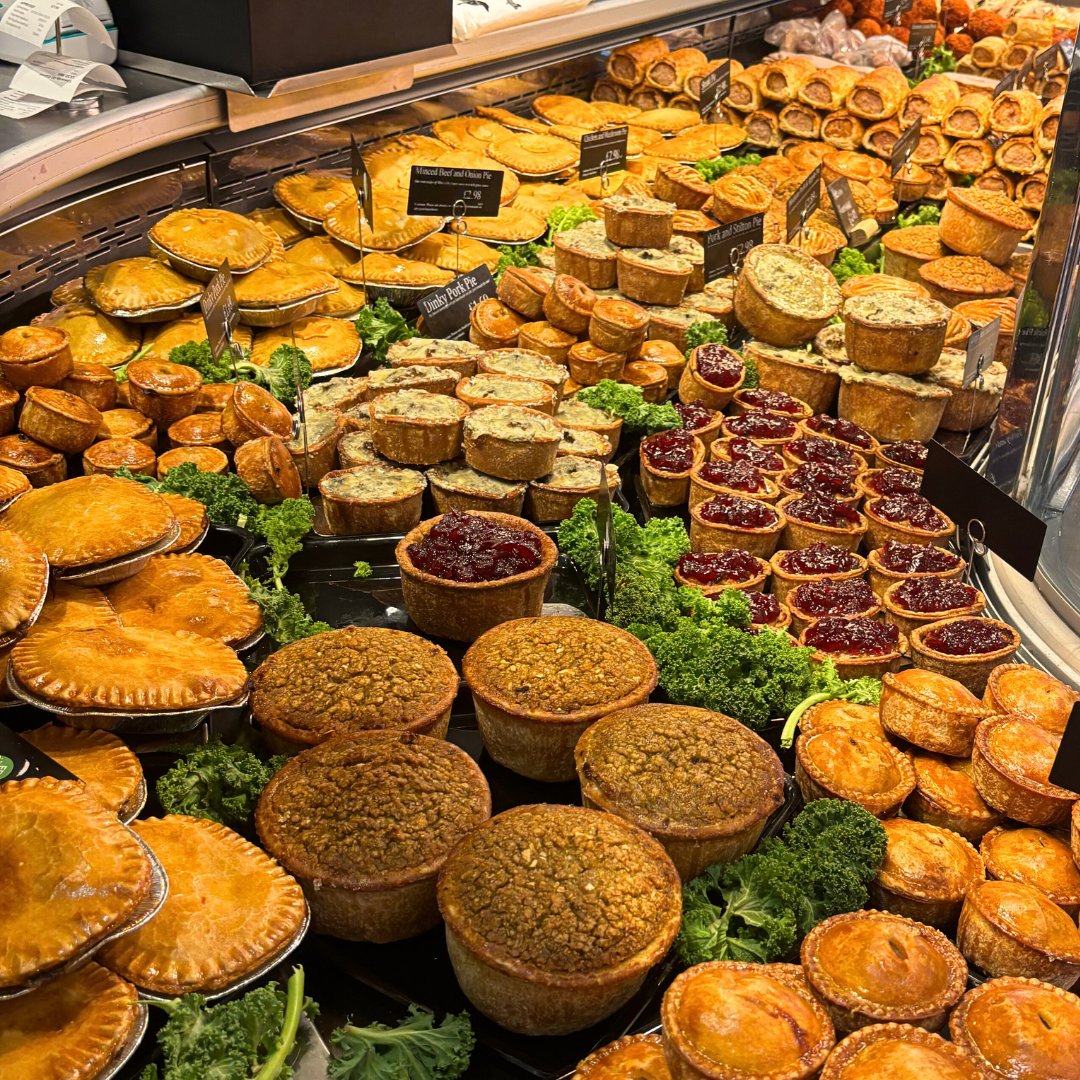 EdwardsofConwy's tweet image. British Pie Week is here! 😍🥧
Why not celebrate with one of our delicious award-winning pies?
All handmade in-store by our talented team of bakers. 
The perfect afternoon treat! 😋

#edwardsofconwy #britishpieweek #porkpie