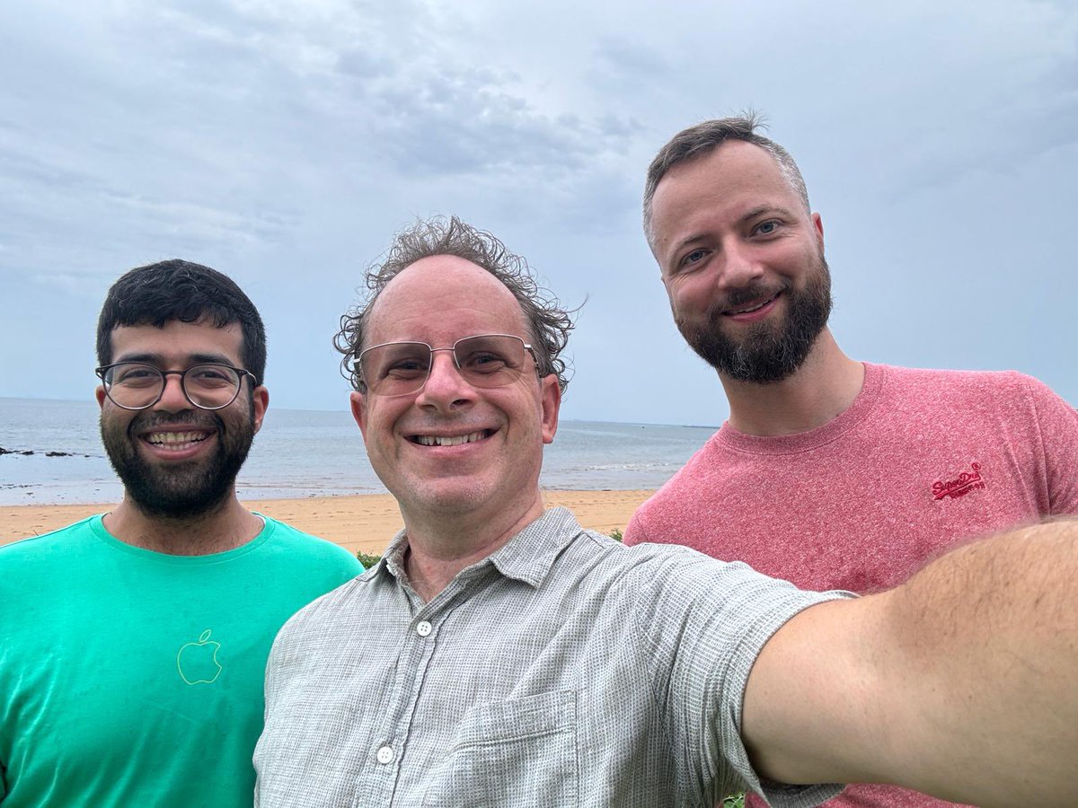 Last week, @radekosmulski and I got to hangout with the CEO of Answer.ai 🙏 @jeremyphoward has always been very kind to us with his time Also, he owns a large beach in Brisbane so that makes it an awesome trip 😁
