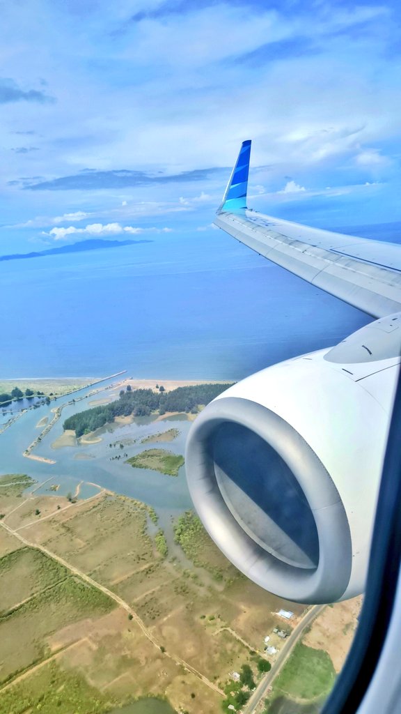 dishub_aceh's tweet photo. Pemandangan apa sih yg paling #RakanModa nantikan saat akan landing di Bandara @BTJ_AP2 ? 
Yuk share😊 https://t.co/9vNljP0lDo