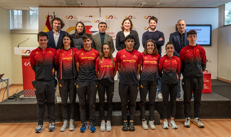 Presentado el proyecto <a href="/TRIATLONSP/">FETRI</a>  «Triatlón con mayúsculas»  triatlonchannel.com/2024/03/05/pre…