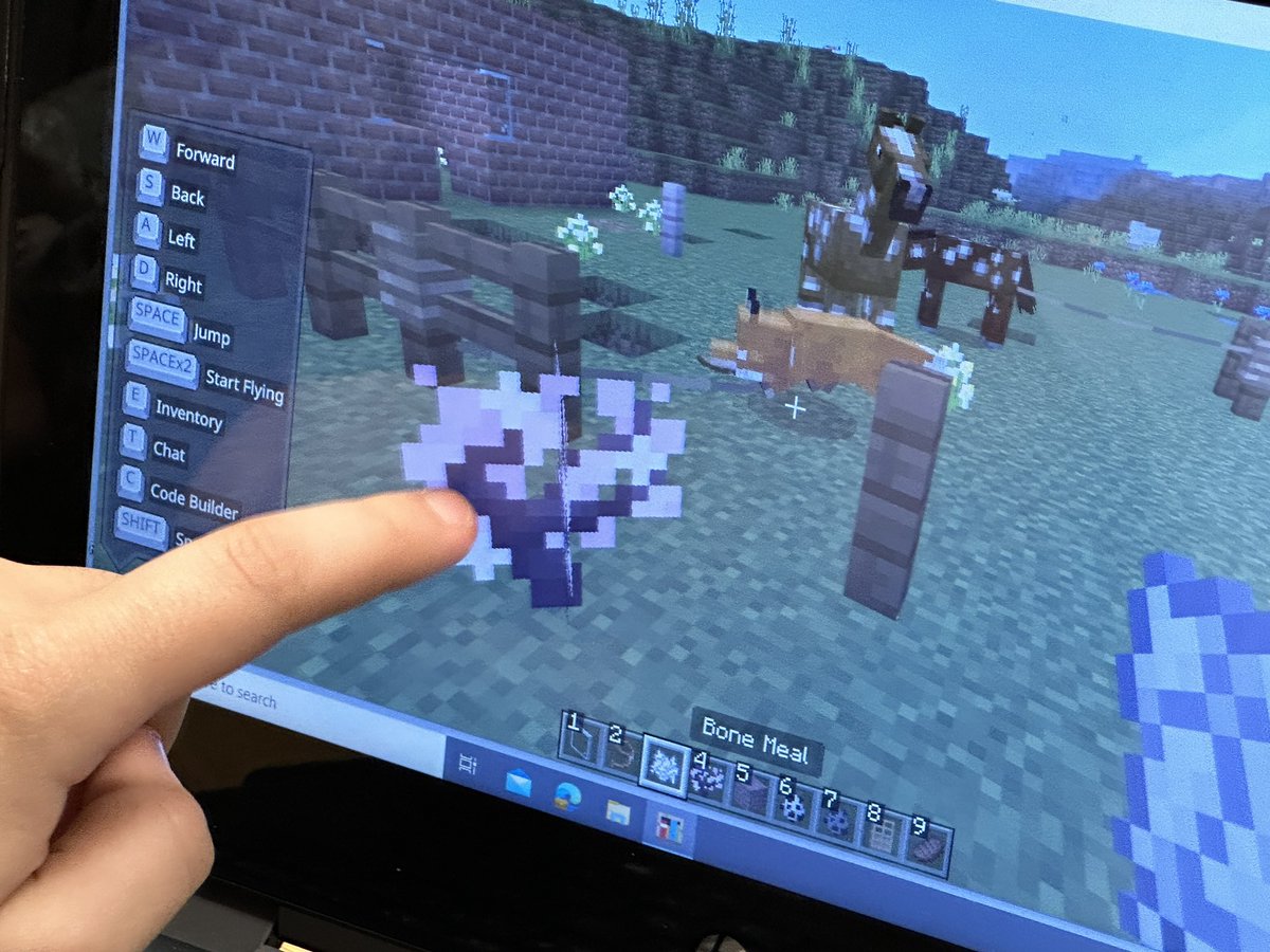 Newark’s FSD Tech class asked #MinecraftAmbassabor @AaronSweetNYR to collaborate in @PlayCraftLearn Today they are using Minecraft to build a farm & grow plants from saplings #BoneMeal, helping students connect their mini-greenhouses & planting seeds around our school #GoodHuman