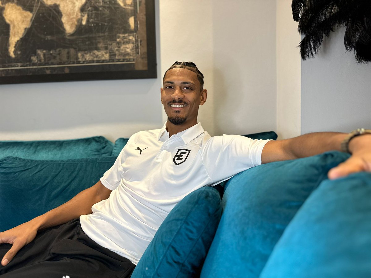 Découvrez ENJEUX FOOTBALL, l'application mobile de santé conçue pour les éducateurs et qui se positionne comme une solution unique dans le monde du sport et recommandée par le tout récent champion d'Afrique (🏆), Sébastien HALLER (🇨🇮) ! 📱
➡️ enjeux-football.com