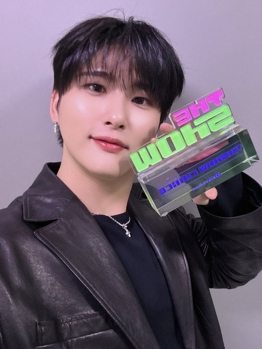 CRAVITY_twt tweet picture