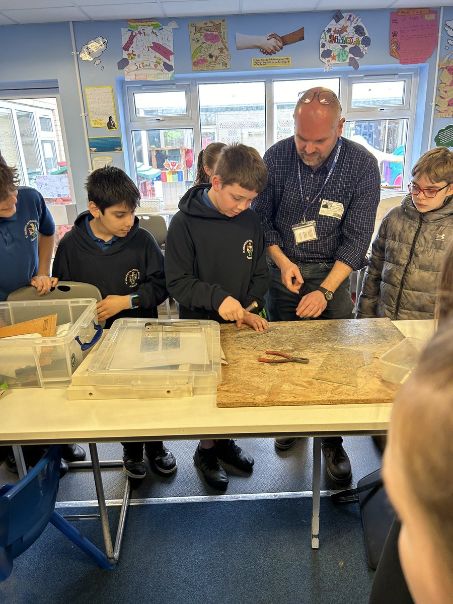 #STJYear6 took part in a Stained-Glass Window Workshop with @ChristianPRyan. We explored the stages of making a window and the techniques involved from the cartoon to the cutting, painting and fixing with lead. We even got to cut the glass! Diolch yn fawr Mr Ryan ⭐️🌟