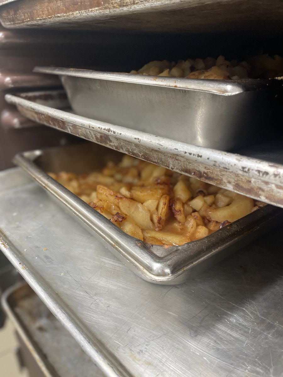 HealthierGen's tweet photo. Happy #SchoolBreakfastWeek from Pittsburgh Minadeo PreK-5 (@PPSnews), one of America's #HealthiestSchools! We're joining students and staff for a taste test this morning alongside @DelMonte and @ChildrensPgh to sample new #SchoolBreakfast menu items!🍐 https://t.co/fEF6gQT9KW