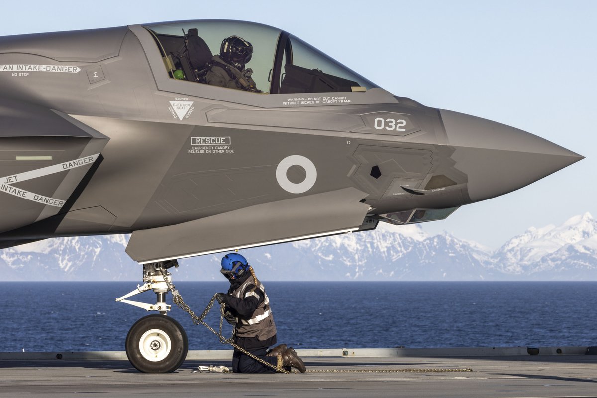 The next maritime phase of #SteadfastDefender24 begins. Our @OC617Sqn F-35B jets are now exercising in the Arctic skies over Norway, launching from @HMSPWLS on the coast to simulate defending the territory of our allies inland.