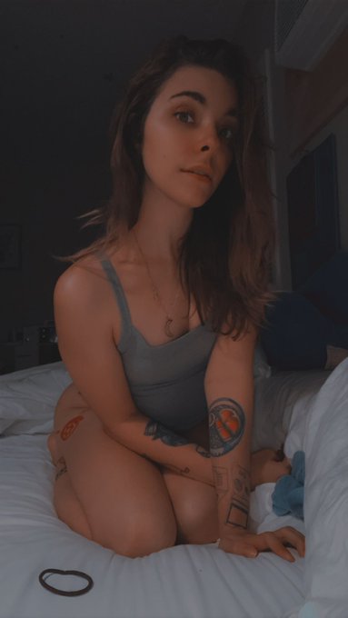 Hair is getting long https://t.co/nVygWH8g1w