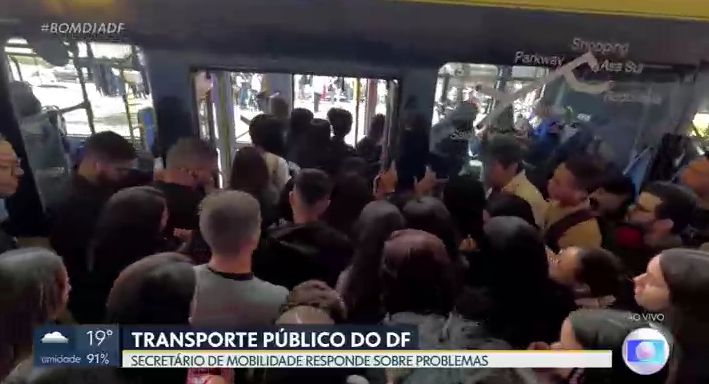 maxmacieldf's tweet photo. "O sistema funciona muito bem"

Essa foi a fala do Secretário de Transporte no Bom Dia DF hoje. 

Mostra aqui  pra gente o sistema de transporte funcionando muito bem 👇🏾

Eu começo: https://t.co/dsCqDap49s