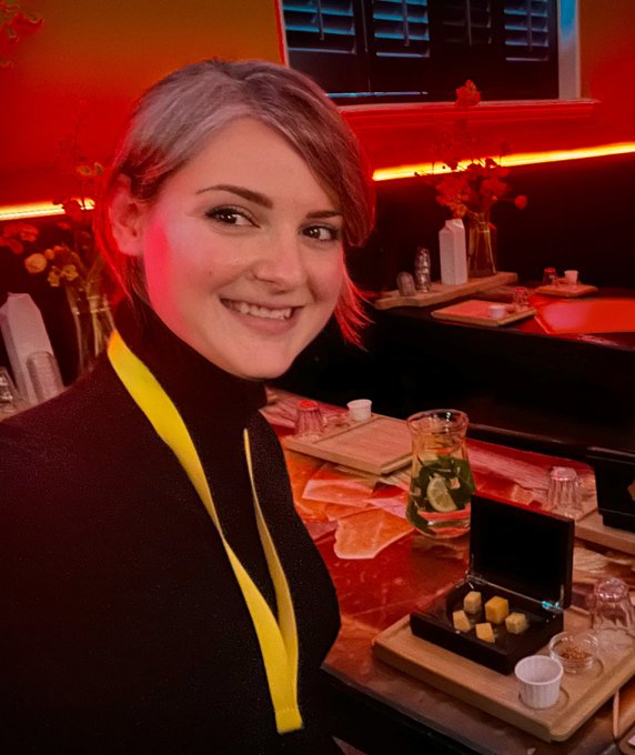 1 pic. Am I a Gouda Girl? ? Got the full cheese experience in Gouda yesterday… It was very… immersive