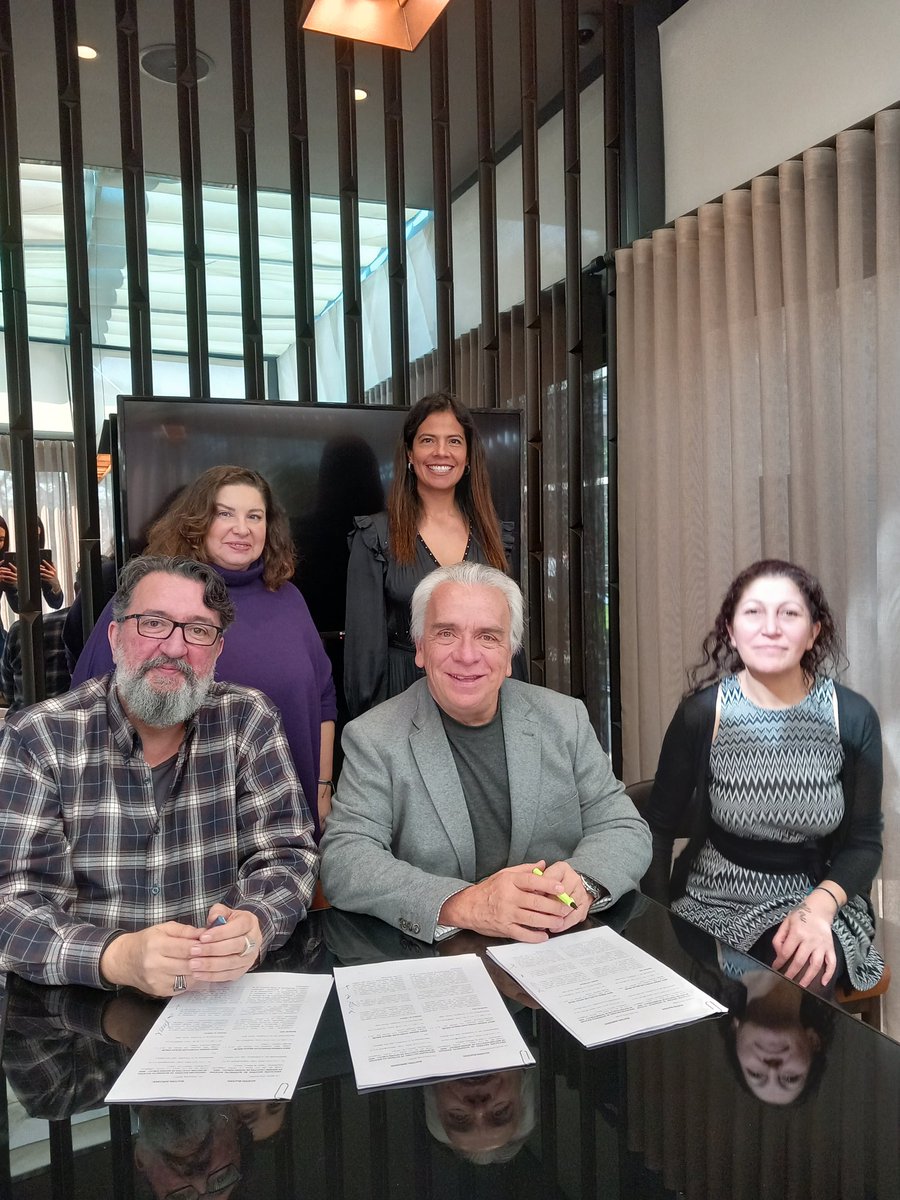 AISGE Uluslararası Direktörü Jose Maria Montes’in de olduğu bu buluşmada, ANDI adına Başkan José Elias Moreno ve Genel Müdür Ivonne Sleman Valdés, BİROY adınaysa Yönetim Kurulu üyeleri Başkan Renan Bilek, Başkan Yardımcısı Sevda Kantarcı ve Aslı Omağ katıldı.