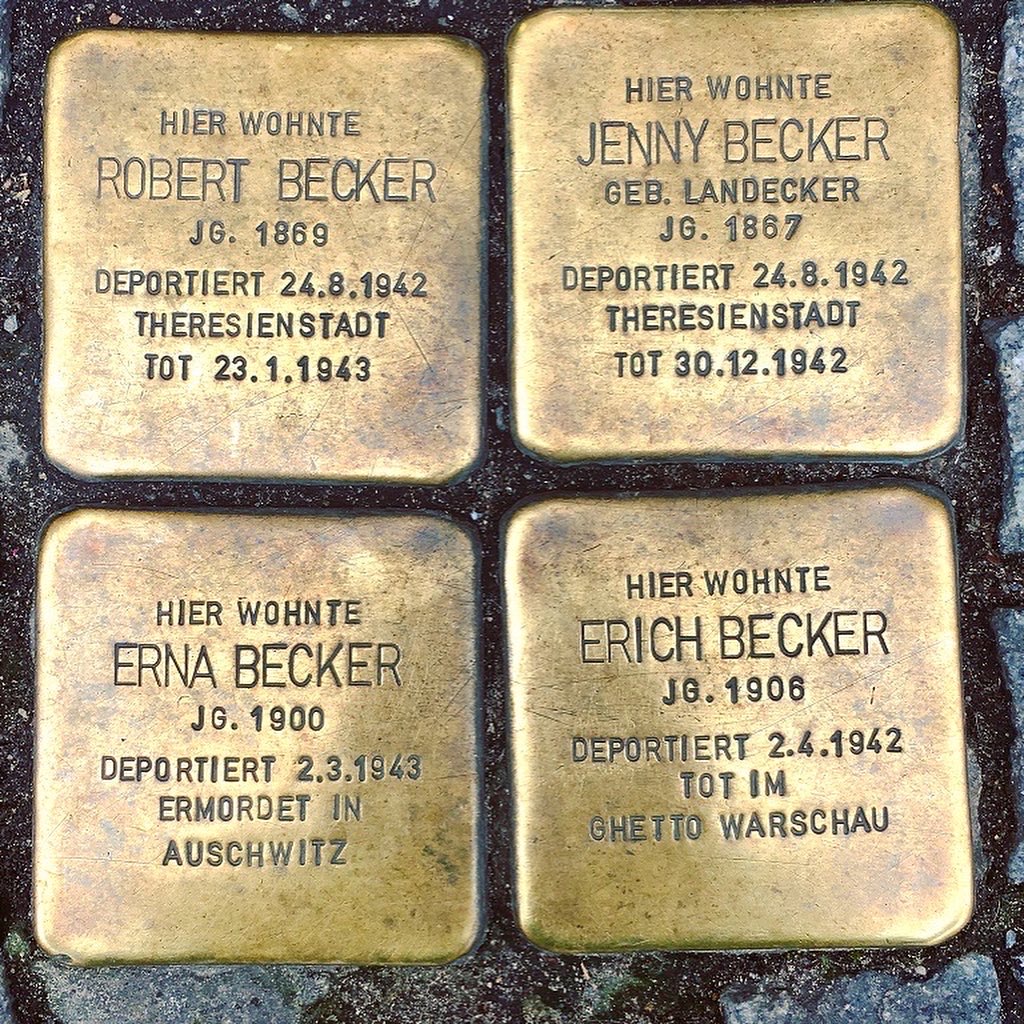 I'm so proud to finally share this episode.  Seven months in the making!  And almost two decades in the ruminating.
<a href="/prx/">PRX</a> <a href="/eji_org/">Equal Justice Initiative</a> @ChicagoRaceRiot <a href="/ShirahDedman/">Shirah Dedman</a> <a href="/ClintSmithIII/">Clint Smith</a> <a href="/kinfolktech/">Kinfolk</a> <a href="/MASSDesign_/">MASS Design</a> <a href="/Monument_Lab/">Monument Lab</a> #ReGeneration #branlycadet 🙏

Listen: bit.ly/48GdIyj