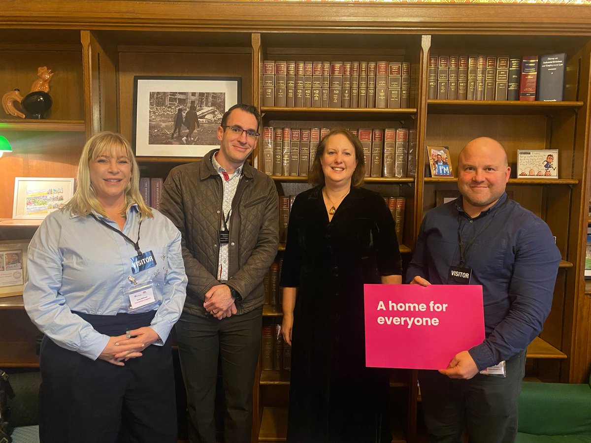 Good to meet Chris, Amy and Simon from @ConnectionSup & @Homeless_Oxford as part of the #EndingHomelessnessTogether lobby day. We talked about how their brilliant outreach and prevention work is supporting those facing homelessness in #Banbury.