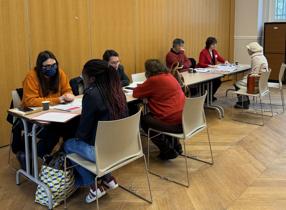 Café emploi #Petiteenfance à la ⁦@mairie15⁩  Bravo aux équipes dynamiques et investies de Pôle emploi et de la DFPE présentes pour recevoir les candidats.