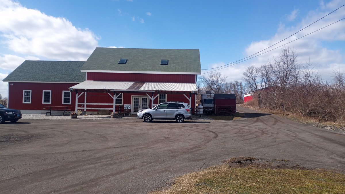 RD_SNE's tweet photo. Congratulations to Clover Nook Farm, an 8th generation family farm, for "Going Green" through the REAP program with the installation of a roof mounted solar PV system in Bethany, CT. The system will power their farm store.
#ctgrown #ctfarmenergy #farmenergy #FarmSolar https://t.co/YXHkrNxeio