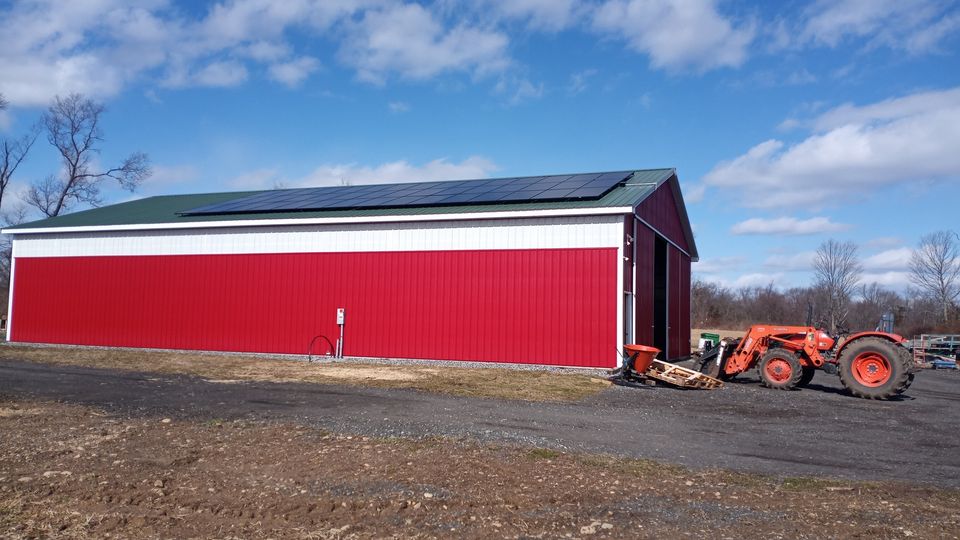 RD_SNE's tweet photo. Congratulations to Clover Nook Farm, an 8th generation family farm, for "Going Green" through the REAP program with the installation of a roof mounted solar PV system in Bethany, CT. The system will power their farm store.
#ctgrown #ctfarmenergy #farmenergy #FarmSolar https://t.co/YXHkrNxeio