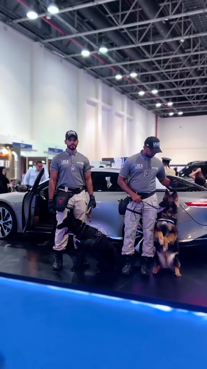 🚨#Lucid Air makes a grand appearance at the #WorldPoliceSummit2024 in Dubai, showcasing its cutting-edge technology and performance. $LCID #لوسيد