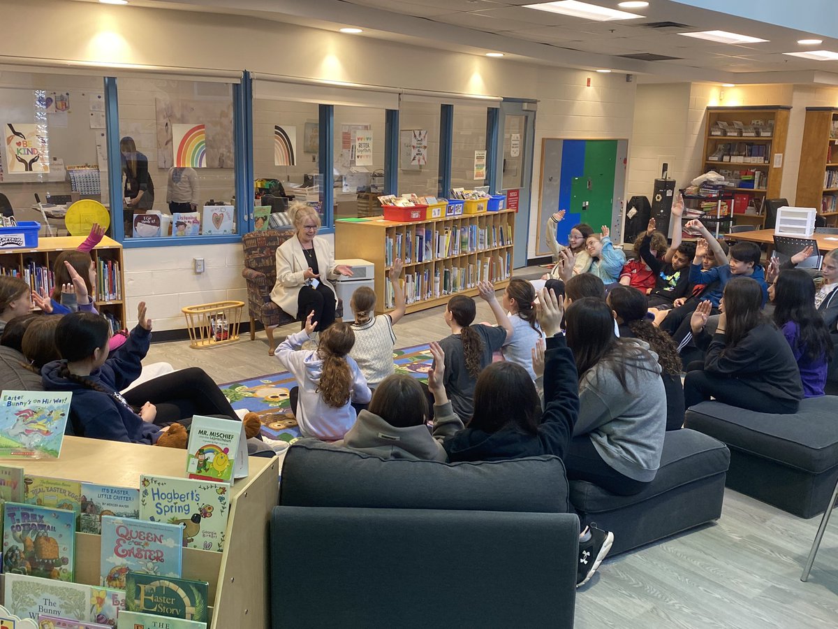 MargueriteHCDSB's tweet image. We are so excited to welcome Mrs Sousa @SJPIILibrary to St Marguerite.  #magicmoments