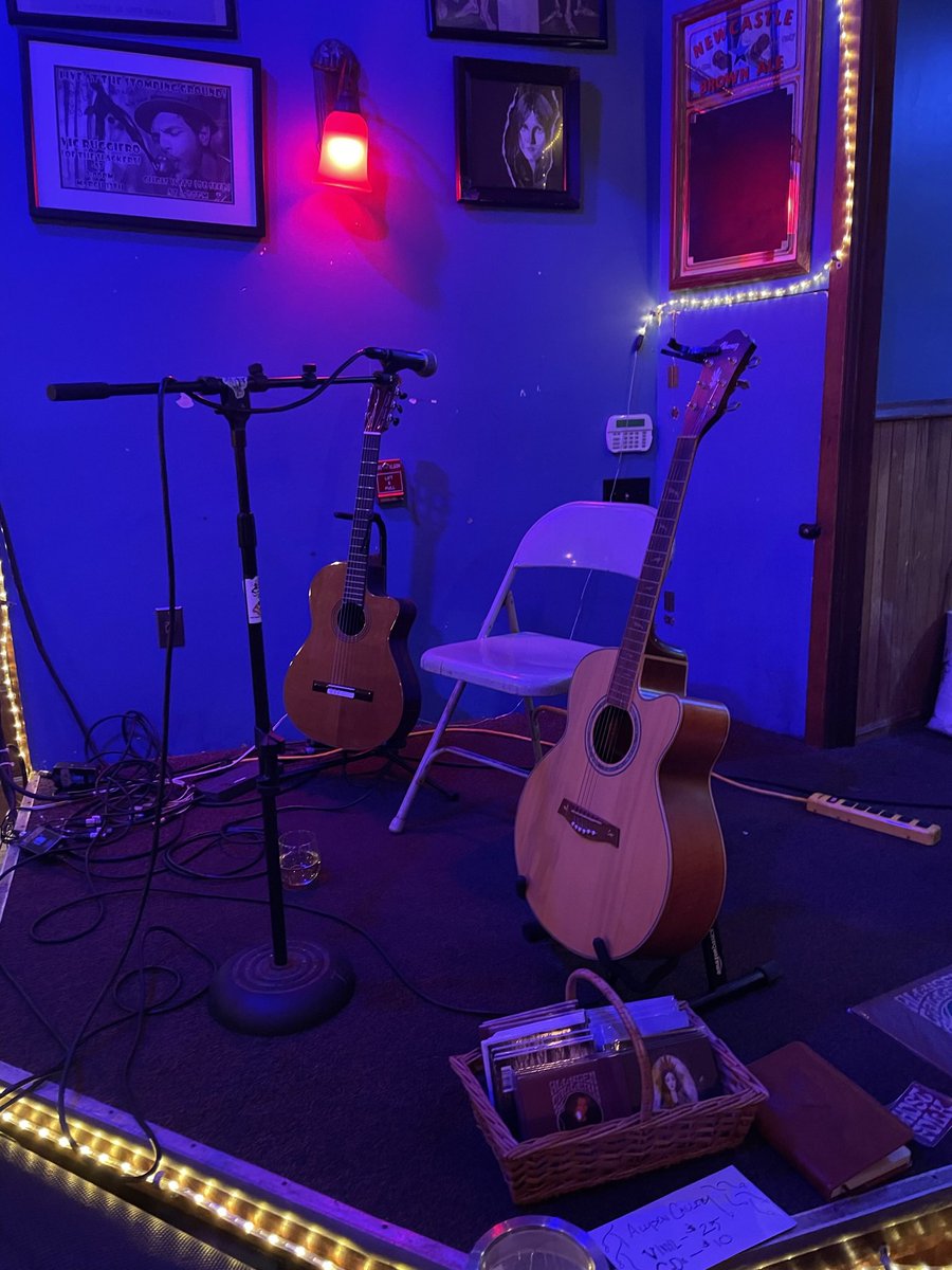 Allysen Callery (@allysencallery) on Twitter photo Tonight I'll be playing at the wonderful <a href="/PutnamStomp/">The Stomping Ground</a> - just over the line from no school Foster -Gloucester ! 😂
No snow to keep you home, just a little rain & who wants to cook? Come have some delicious food, & hear me sing some quiet haunting folk
❤️👻 #ghostfolk #Putnam #CT Tonight I'll be playing at the wonderful <a href="/PutnamStomp/">The Stomping Ground</a> - just over the line from no school Foster -Gloucester ! 😂
No snow to keep you home, just a little rain & who wants to cook? Come have some delicious food, & hear me sing some quiet haunting folk
❤️👻 #ghostfolk #Putnam #CT