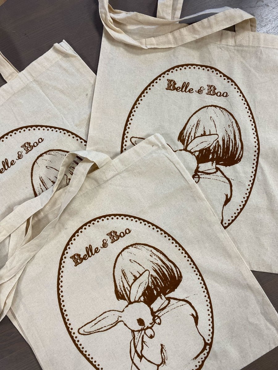 We only have three of these totally gorgeous tote bags left... and once they're gone they are gone. 👜💕 Grab yours here l8r.it/wOgs