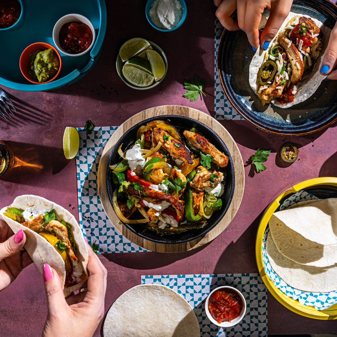 Fajita favourites 😍 A tasty Mexican feast full of flavours! Don't forget to book for Mother's Day this Sunday! With a FREE bottle of pink fizz for tables of 4 or more 🥂💛 Book Now: iguanas.co.uk