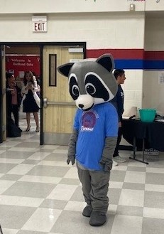 RedlandOaksES's tweet image. Fun times at the Winter Games sponsored by the @RedlandOaksES PTA. Food, games, music, even Rocky joined the festivities. 🦝 @NEISD #neisd