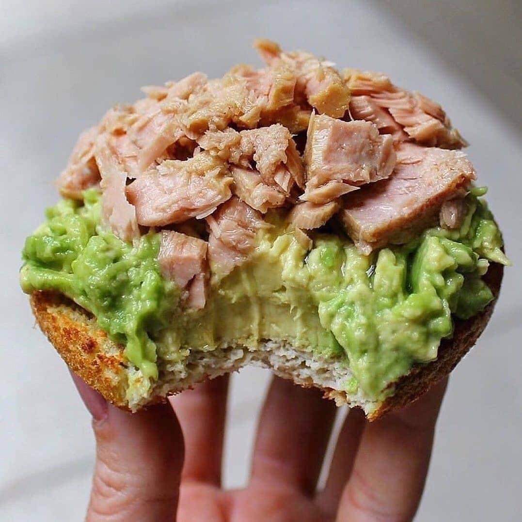 NutriologoGiron's tweet photo. Ideas con pan y aguacate https://t.co/TNA2f85fwV