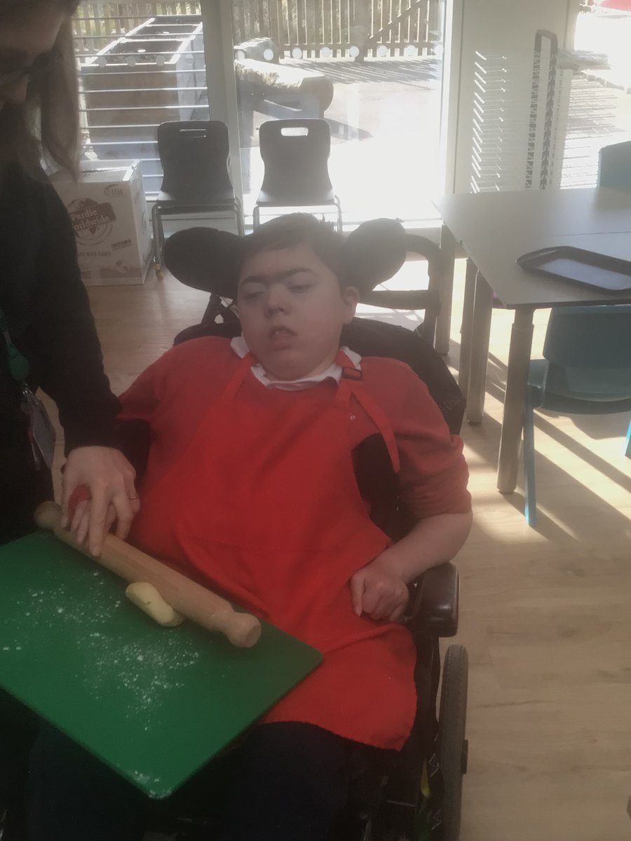 Duntarvie are working hard on their Sensory Baking module for ASDAN. The shortbread turned out really good. Well done everyone!