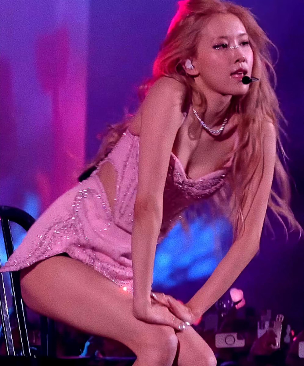 looking at rosé's necklace respectfully