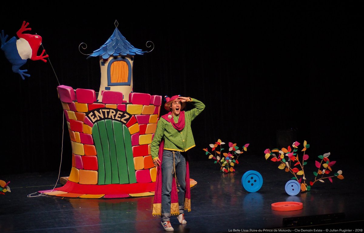 Mercredi 6 mars à 15h00 venez découvrir (ou redécouvrir) LA BELLE LISSE POIRE DU PRINCE DE MOTORDU une adaptation de l’œuvre de PEF👑🎭🤩

Réservation obligatoire par téléphone au 01 47 33 69 36 ou par mail à billet@tab92.fr.☎️📧