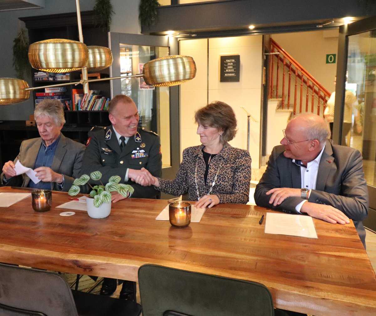 𝗞𝗼𝗻𝗶𝗻𝗸𝗹𝗶𝗷𝗸𝗲 𝗟𝗮𝗻𝗱𝗺𝗮𝗰𝗵𝘁 𝗲𝗻 𝗴𝗲𝗺𝗲𝗲𝗻𝘁𝗲 𝗥𝗵𝗲𝗻𝗲𝗻 𝗼𝗻𝗱𝗲𝗿𝘁𝗲𝗸𝗲𝗻𝗲𝗻 𝗶𝗻𝘁𝗲𝗻𝘁𝗶𝗲𝘃𝗲𝗿𝗸𝗹𝗮𝗿𝗶𝗻𝗴 𝘃𝗼𝗼𝗿 𝗵𝗲𝘁 𝗿𝗲𝗹𝗮𝘁𝗶𝗲𝗰𝗼𝗻𝗰𝗲𝗿𝘁 ‘𝗦𝗹𝗮𝗴 𝗼𝗺 𝗱𝗲 𝗚𝗿𝗲𝗯𝗯𝗲𝗯𝗲𝗿𝗴’
Op dinsdag 5 maart 2024 hebben de Koninklijke