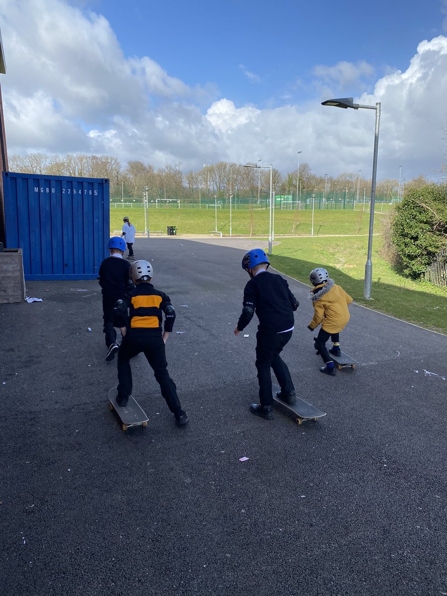 Roots_Provision's tweet image. The class loved today’s session with @SkateAcademyUK. With the support and great perseverance the pupils were quick to pick up the new tricks. 
#Perseverance #skateboarding #LearningDifferent #Authentic #ThankYouSam
