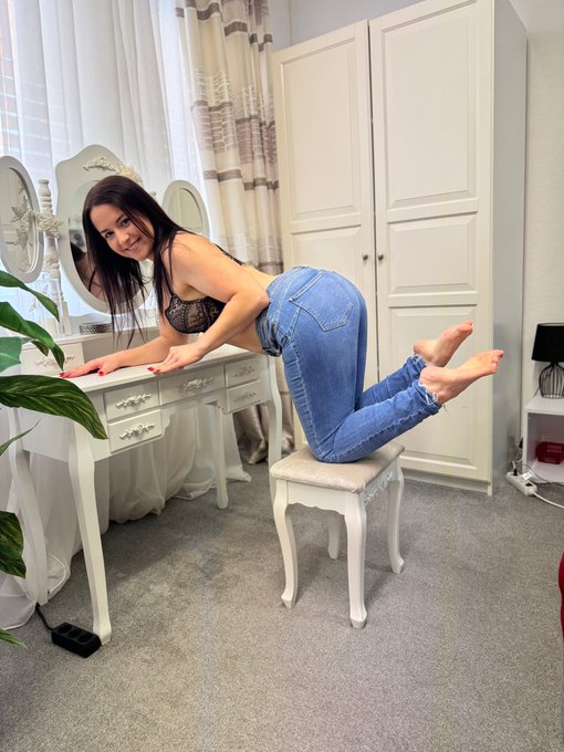 U like 👖? 🩵 https://t.co/0zRH9CapwS<a href="/tag/bikinigirl"class="tags"><span>#bikinigirl</span></a><a href="/tag/spain"class="tags"><span>#spain</span></a><a href="/tag/holiday"class="tags"><span>#holiday</span></a><a href="/tag/emmasecret"class="tags"><span>#emmasecret</span></a>