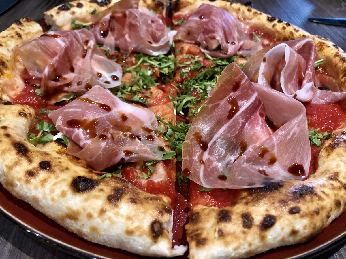 bitethape's tweet image. Won a pizza 🍕 in #pizzawednesday at @BoredApeSolClub last week 😋 This is one of the many irl events where holders win prizes week in week out #BASC