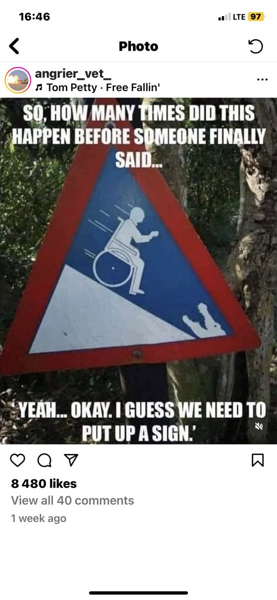 That’s the actual reality when <a href="/A_RE_YENG/">A RE YENG</a> buses don’t park closer to a paving then expect a person with disability to use the ramp ♿️