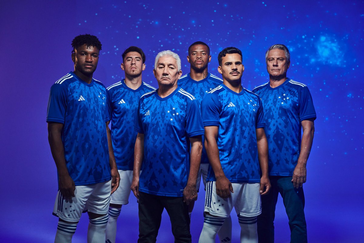 Constelação celeste! O @cruzeiro já preparou o look pra disputa do #NossoMelhor! A nova camisa do Cabuloso tá aprovada, torcedor? 🦊