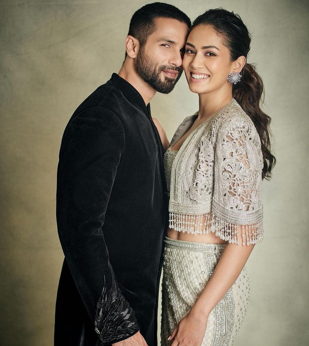 These two!❤️

#ShahidKapoor and #MiraKapoor are here to bless feed.