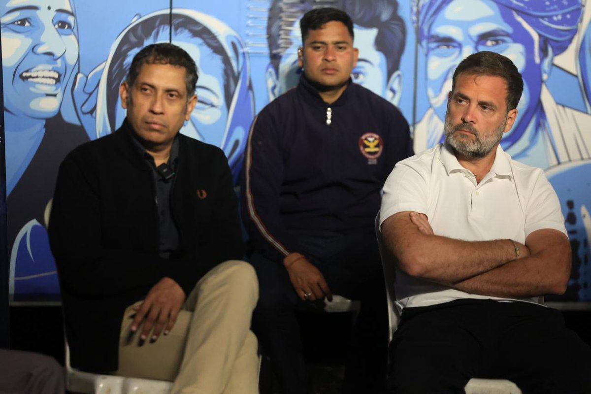 ProfCong's tweet image. AIPC Chairman Praveen Chakravarty organised an interaction of Chartered Accountants from all over the country with Mr Rahul Gandhi during the Bharat Jodo Nyay Yatra in Ujjain. 
 @pravchak @INCIndia @bharatjodo @RahulGandhi