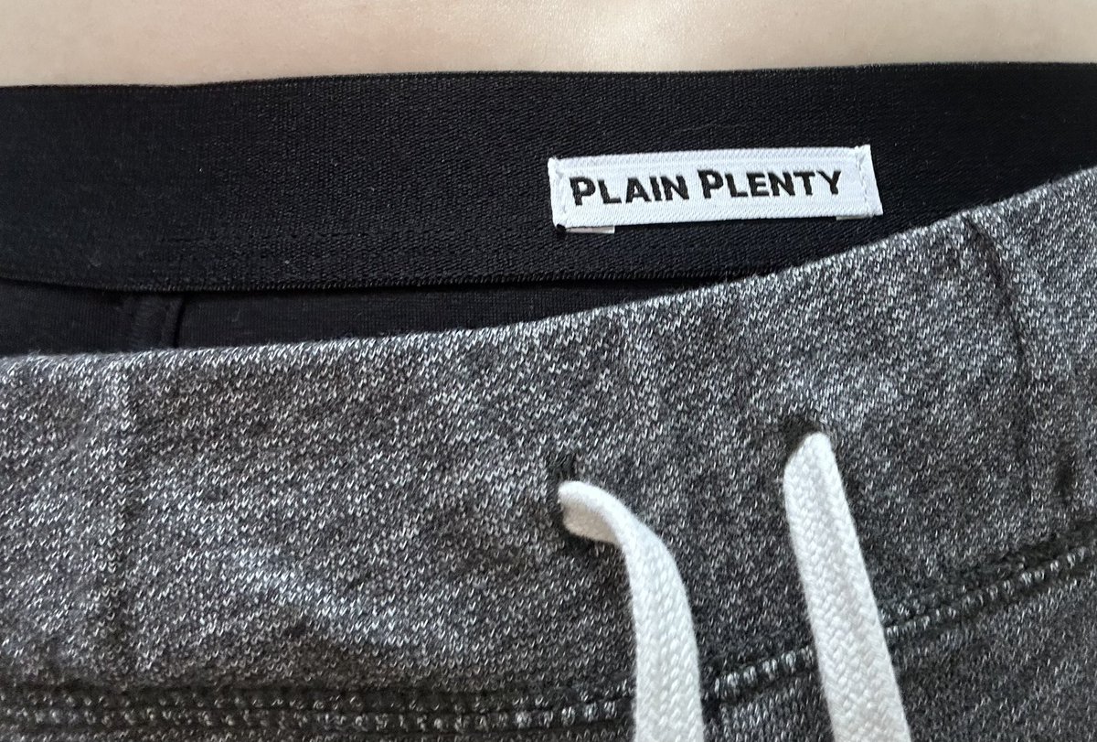 imyashi's tweet image. 플플 이벤트 당첨돼서(🫶) 브라렛이랑 팬티 입어봄!
첨에 내가 사이즈 잘못재서ㅜ 문의드렸더니 바로 바꿔주심.. 감삼다ㅠㅠㅠ 오늘 다시 받고 입고 좀 생활해봤는데 겁나 편함. 입고 누워있다가 그대로 잘뻔;
밴드가 탄탄한데 보드라움..
내일 세탁해보고 또 후기 남기겨야지 신난다ㅋㅋㅋ @soonotsue